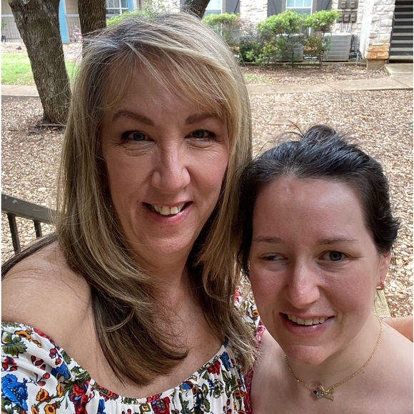 Meet your Posher, Bridget - Picture 6 of 7